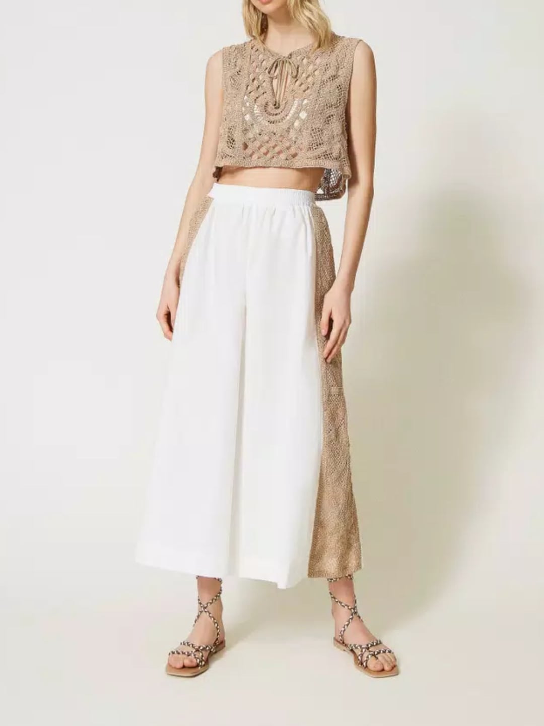 Twinset Pantaloni cropped con bande in macramè Bianco