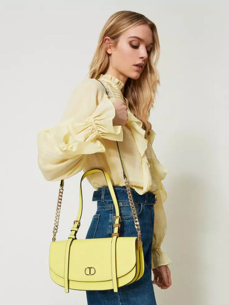 Borsa a tracolla con patta e Oval T Giallo Light Lemon