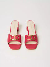 Sandali mules in pelle con Oval T Col. Bright Rose