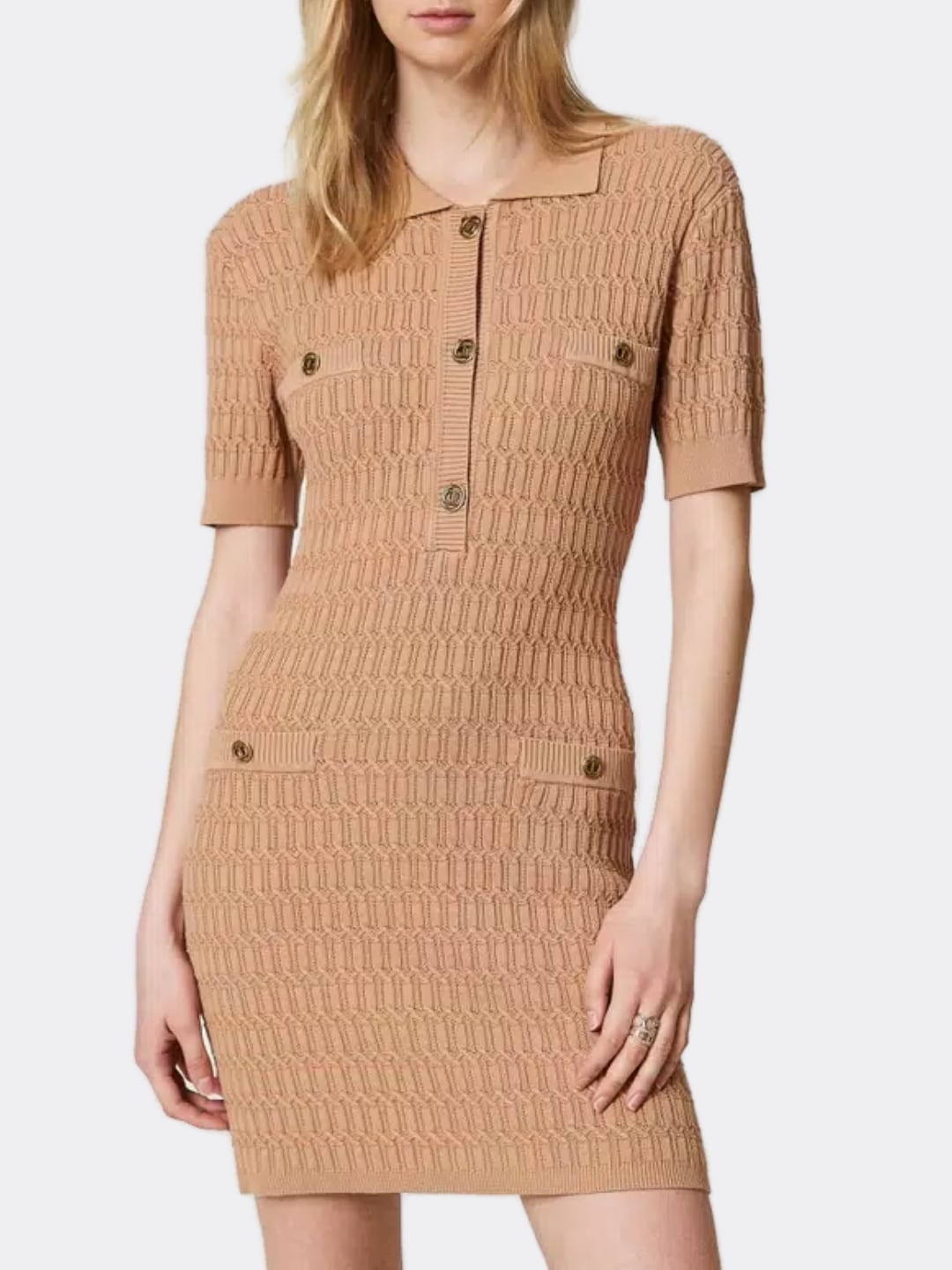 Twinset Abito corto fitted in maglia con bottoni Sandy Brown