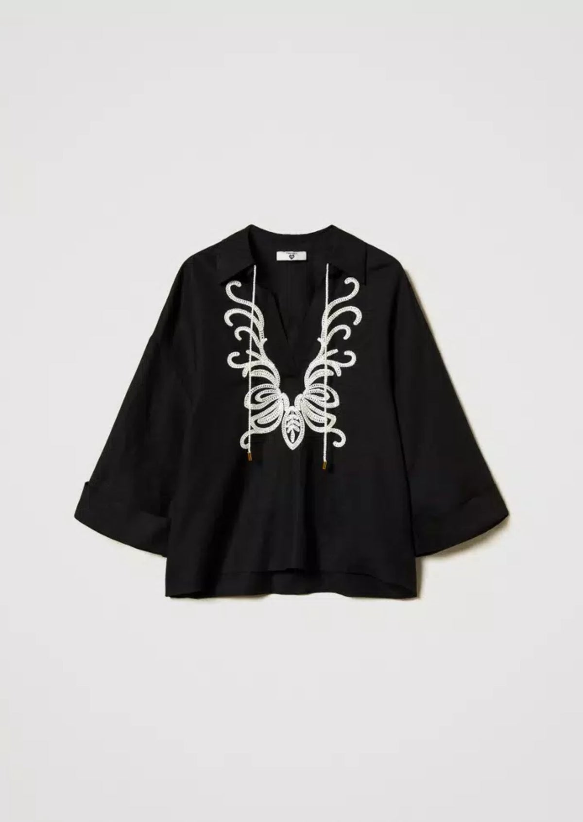 Twinset Blusa in misto lino con ricami Nero