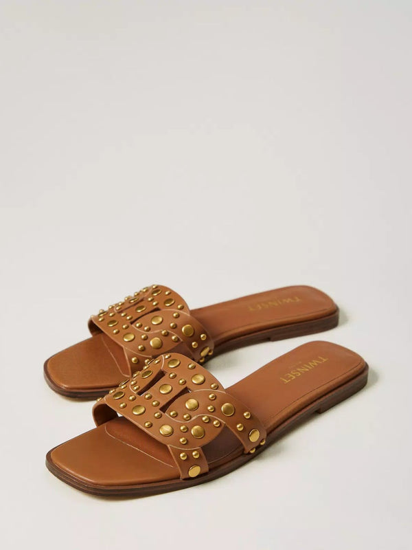 Twinset Sandali slide in pelle con borchie Cuoio