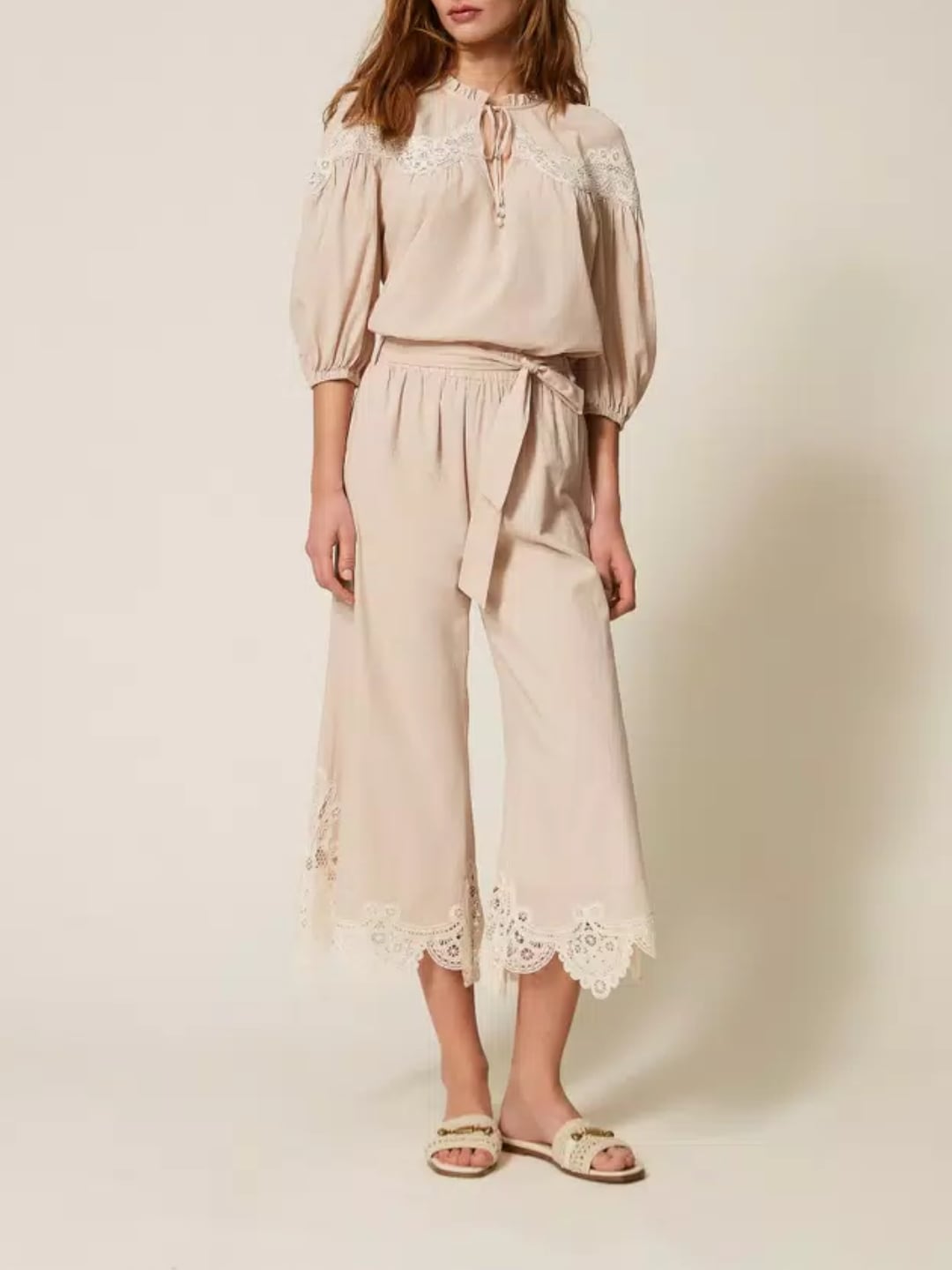 Twinset Pantaloni cropped in mussola con macramè Bicolor Fog / Bianco "Vaniglia"