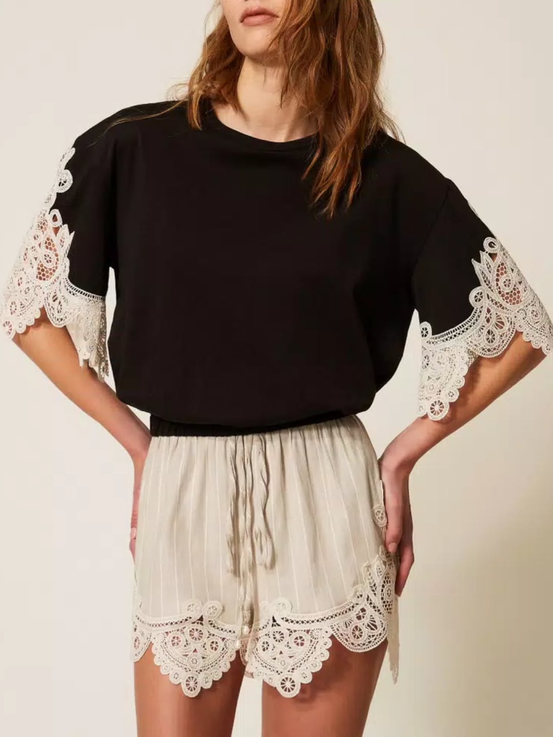 Twinset Blusa con maniche in macramè Bicolor Nero / Bianco "Vaniglia"