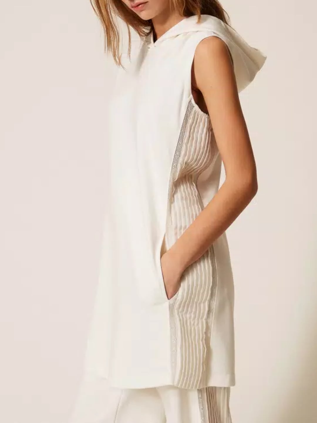 Twinset Abito corto con inserti plissé e pizzo Bianco Giglio