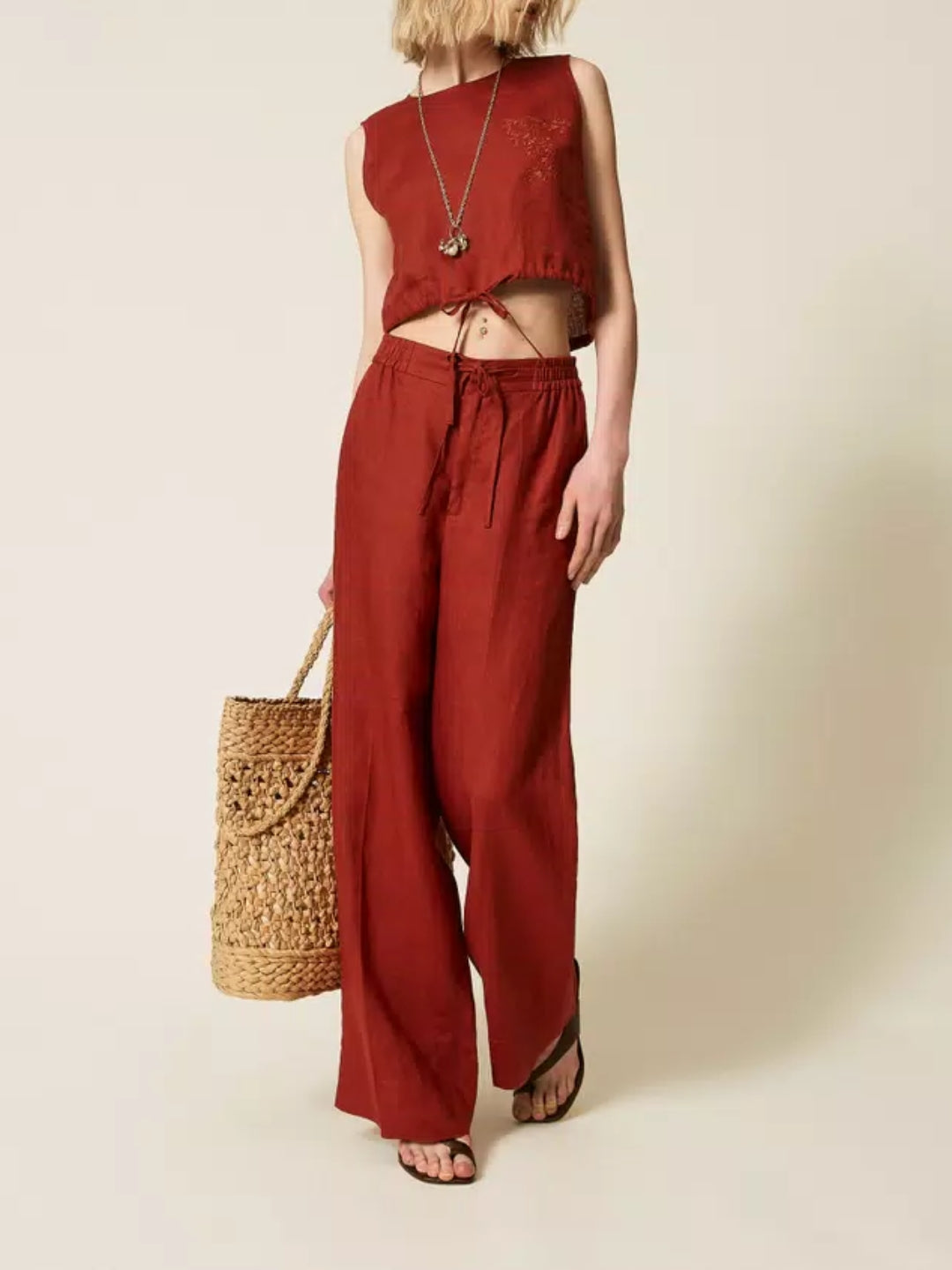 Twinset Pantaloni in lino con logo ricamato Marrone