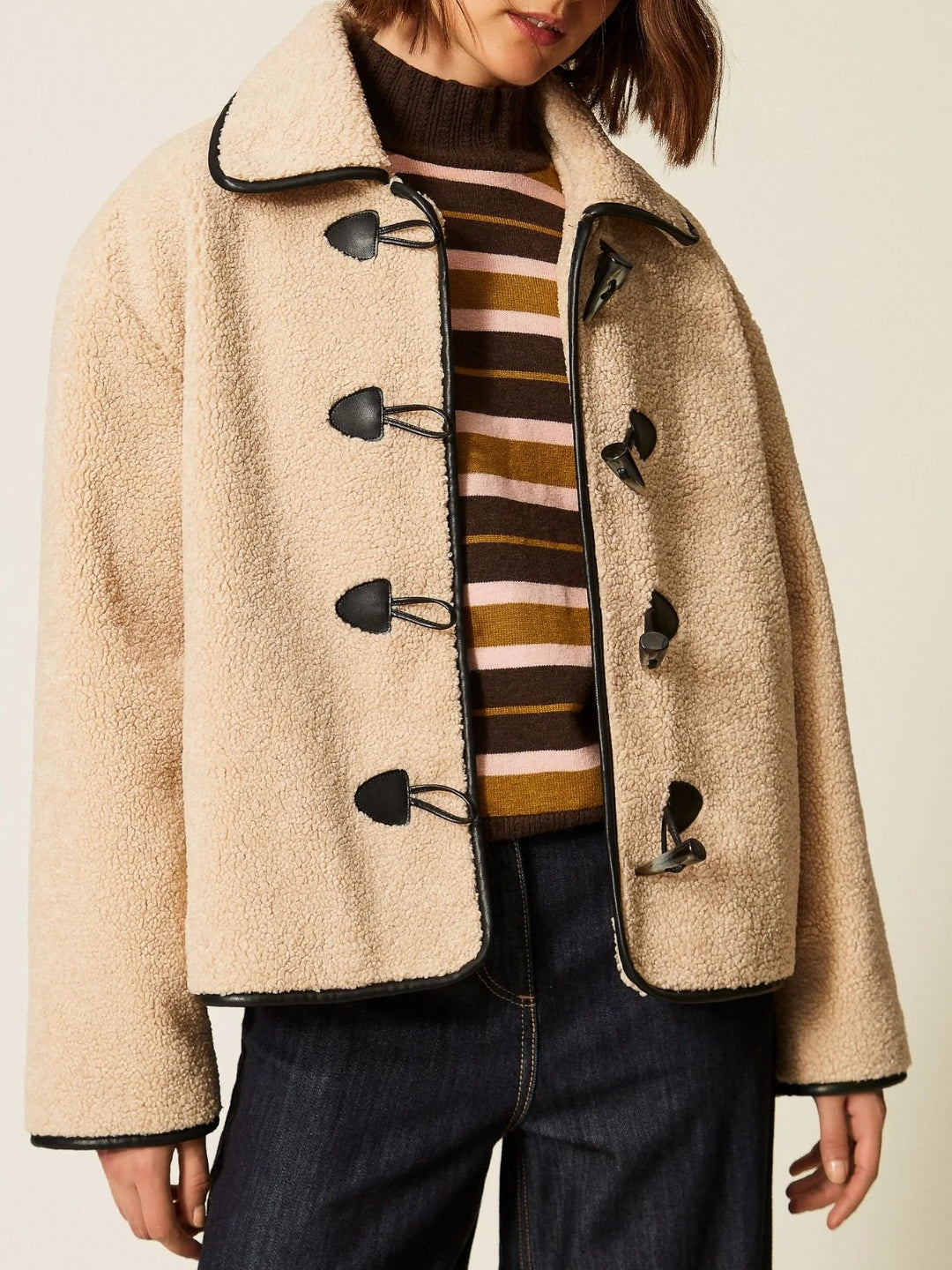 Twinset Caban In Faux Fur Con Alamari Bicolor Beige Crystal Sand / Nero